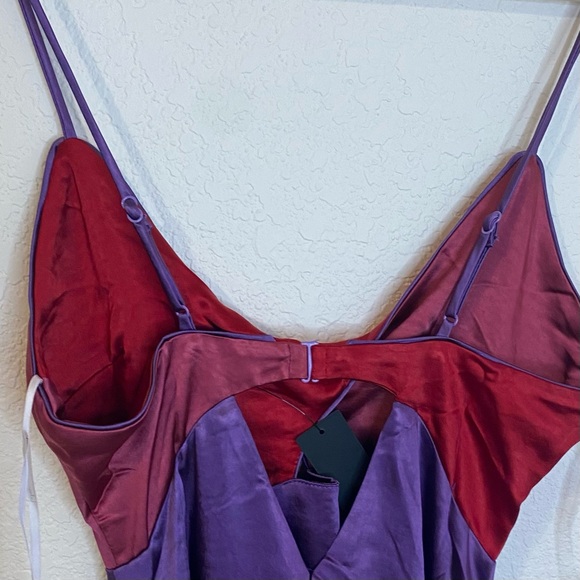 ✨3/$20 Lulus Chic Combo Purple Color Block Satin Twist-Front Midi Dress - Picture 5 of 7